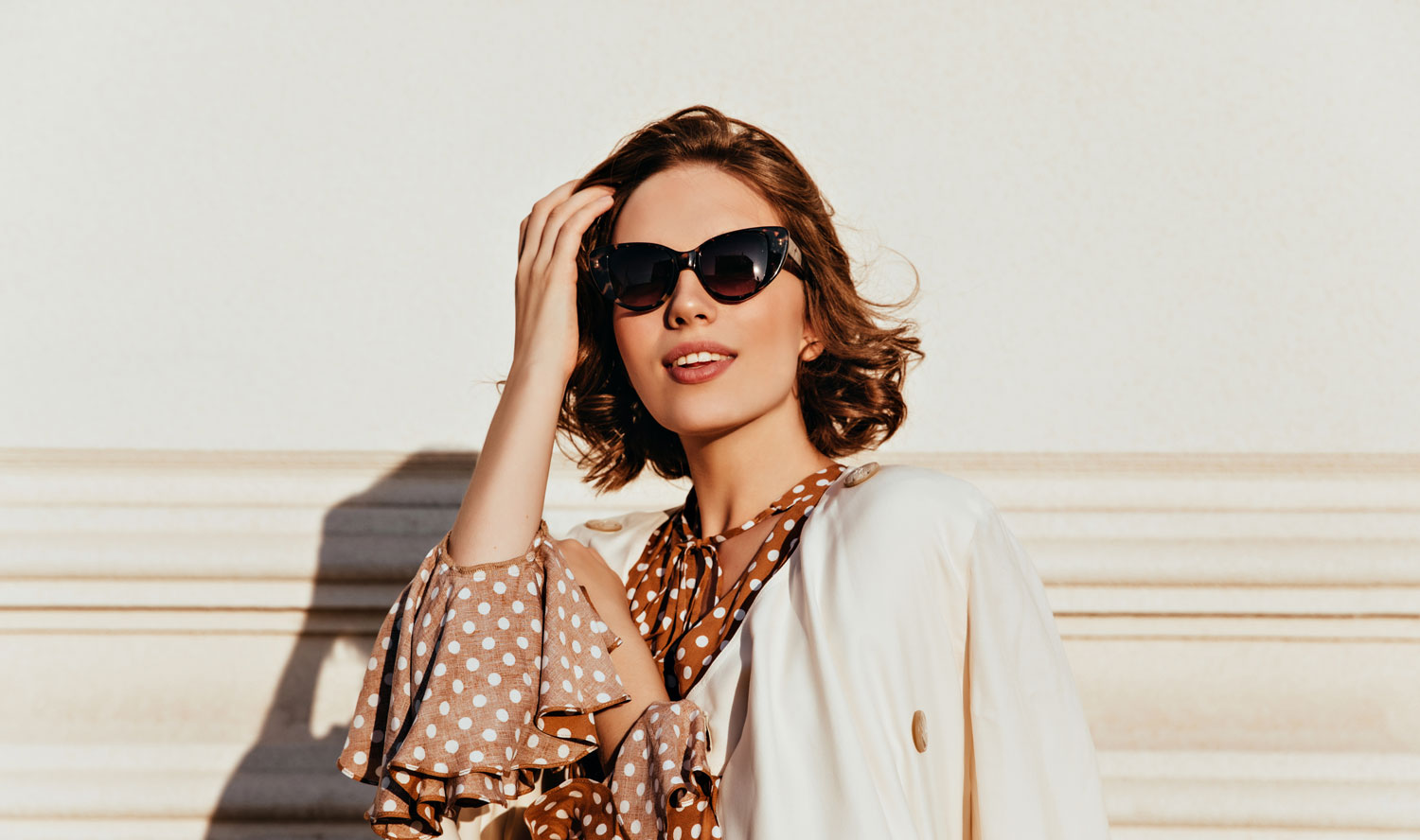 lovely-woman-vintage-outfit-expressing-interest-outdoor-shot-glamorous-happy-girl-sunglasses